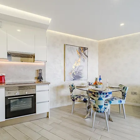 Sunset Bliss Penthouse Daire *