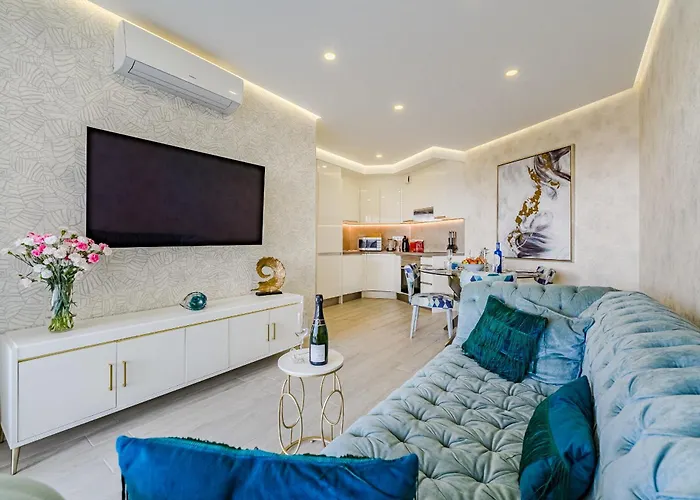 Sunset Bliss Penthouse With Airco & Heated Pool Апартаменты