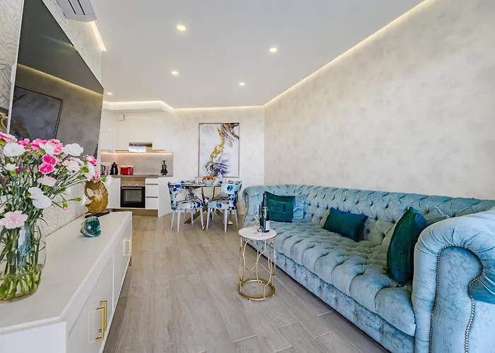Апартаменты Sunset Bliss Penthouse With Airco & Heated Pool